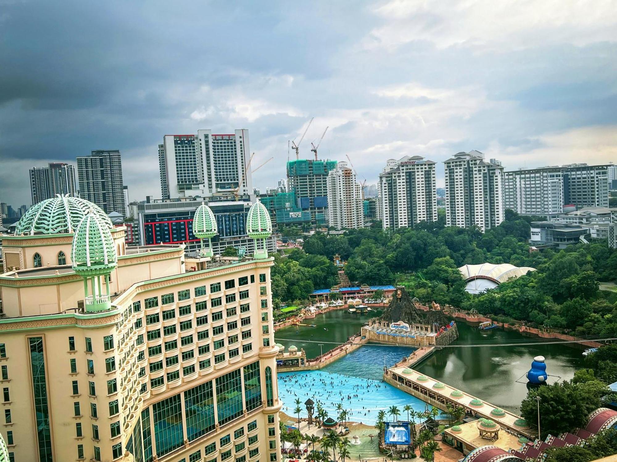 Resort Suites At Bandar Sunway Petaling Jaya Extérieur photo